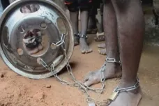 Místo koránu řetězy, bití a znásilňování. Z islámské školy v Nigérii osvobodili stovky chlapců