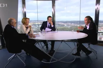  Zabít demokracii není řešení. „Zabít“ koalici s Babišem nejspíš také ne, shodli se Bělohradský s Vášáryovou