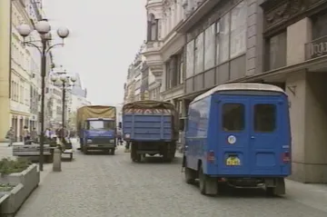 30 let zpět: Auta na pěší zóně v centru Prahy