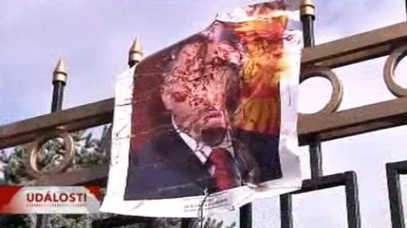 Kyrgyzský prezident odstoupit nehodlá