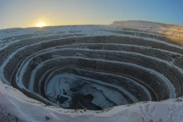 Diamanty Jakutům nepřinesly peníze, ale špinavou vodu. Za protržení přehrad viní firmu Alrosa