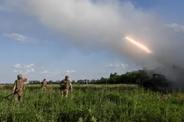 Krize na Krymu trvá, v ropném skladu na jihu Ruska hoří