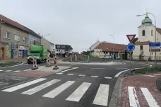 Křižovatky ve Veselí nad Moravou nahradily kruhové objezdy. Zvýší bezpečnost v centru