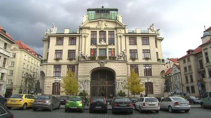 Na pražském magistrátu zasahovali detektivové z ÚOOZ