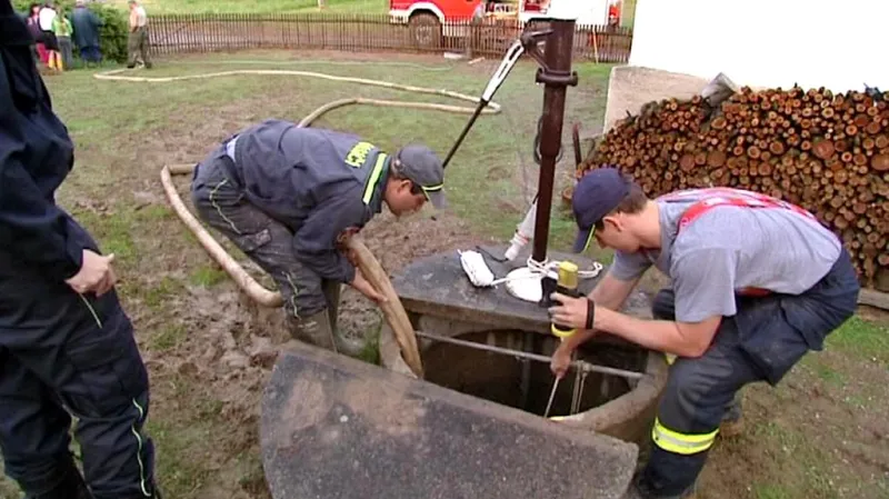 Voda z polí znečistila i studny