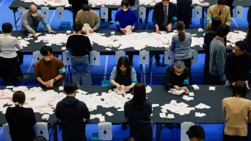 Volební centrum v Tokiu
