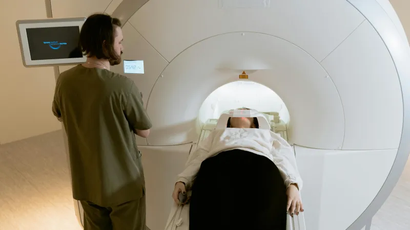 AI pomáhá ve zdravotnictví, ministerstvo připraví pravidla