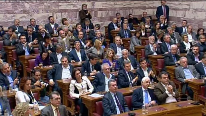 Papandreu končí, nastupuje přechodná vláda