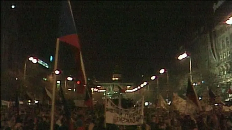 Tim Robbins bude točit Václavské náměstí 1989