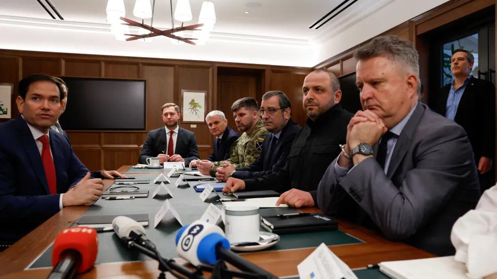 Ukrajinská a americká delegace během jednání na Floridě