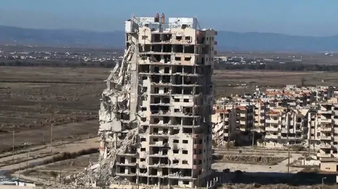 Události: Homs se vrací do Asadových rukou
