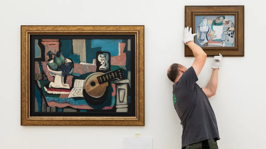 Instalace výstavy Hvězdy – Česká moderna ze soukromých sbírek