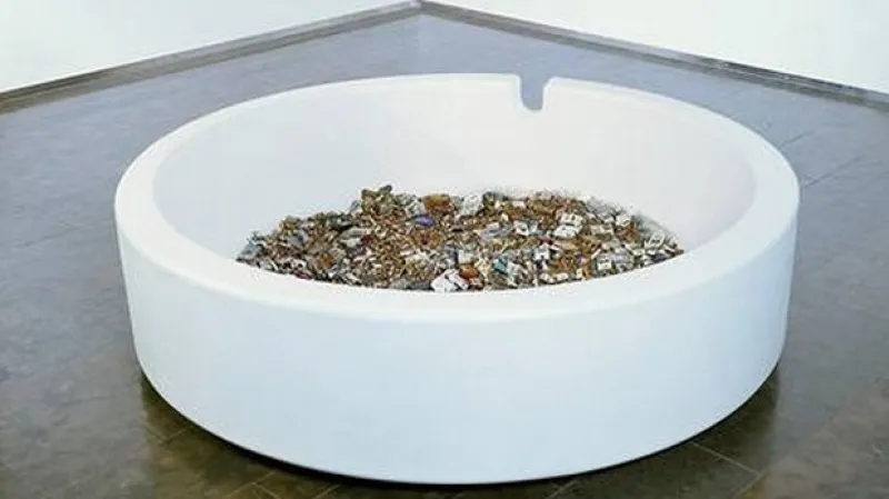 Damien Hirst / Popelník