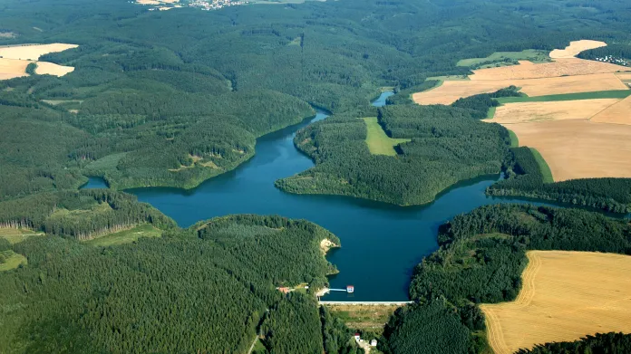 Letecký pohled na Opatovickou přehradu
