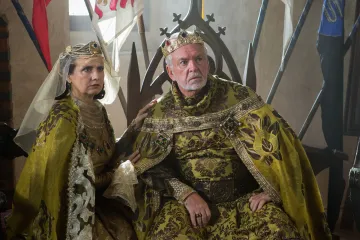 Korunní princ vyrazí do bitvy o přízeň diváků na Štědrý večer. Bojovat bude i dokonalými kostýmy