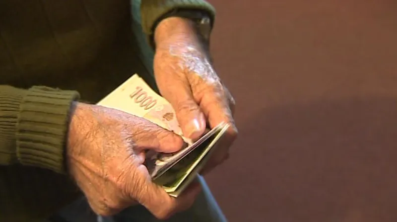 Každý padesátý český důchodce je v exekuci