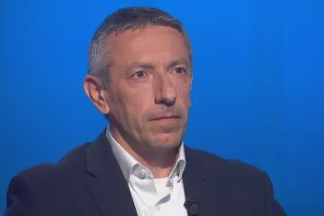 Hospodářství táhne spotřeba domácností a nově i investice firem, řekl ekonom Marek