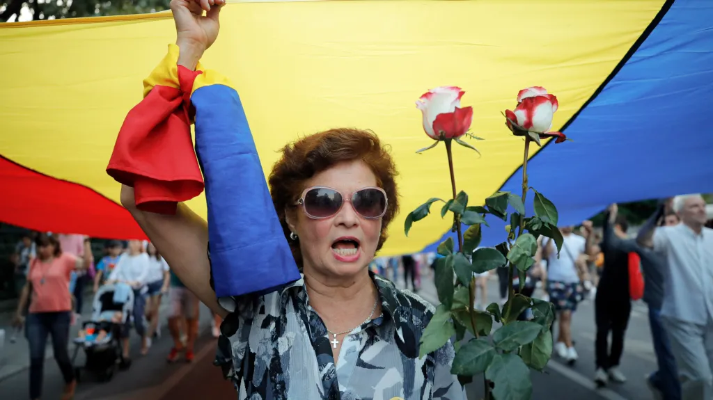 Protivládní protest v Rumunsku kvůli únosu a vraždě mladé dívky