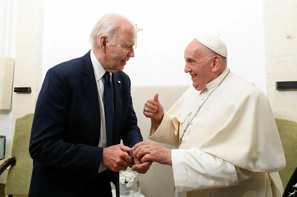 Joe Biden a papež Franitšek, 2025