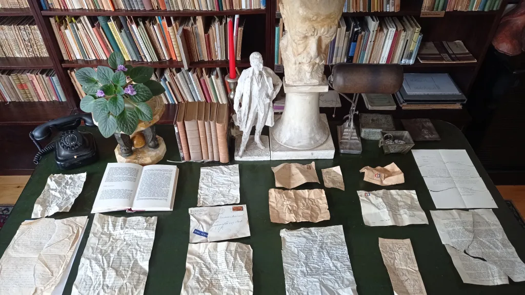 Dokumenty, které ukrývala kamna v bytě J. Mahena