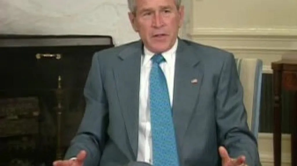 George Bush po jednání s Mahmúdem Abbásem