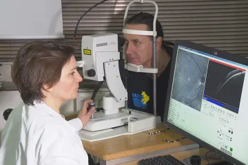 Roztroušená skleróza nevede k horšímu průběhu covidu, ukazují data