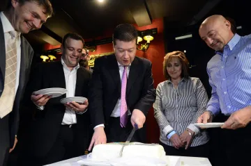 Umí Okamura řešit problémy, nebo chce být jen slyšet?