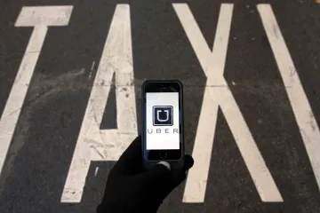 Podle Brna i Prahy Uber porušuje zákon, po vládě žádají vyjasnění podmínek