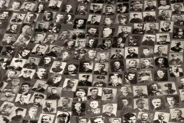 V ruském městě odstranili připomínku obětí katyňského masakru. Polsko protestuje