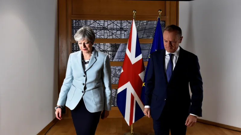 Theresa Mayová se setkala s Donaldem Tuskem