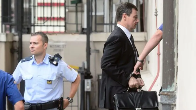 Rath si stěžuje na domovní prohlídky