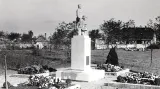 Novozámecký pomník legionářům v roce 1936
