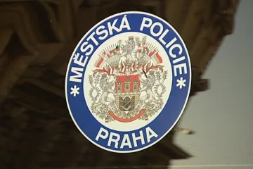 Pražská policie nutí bývalé zaměstnance platit za služební výstroj
