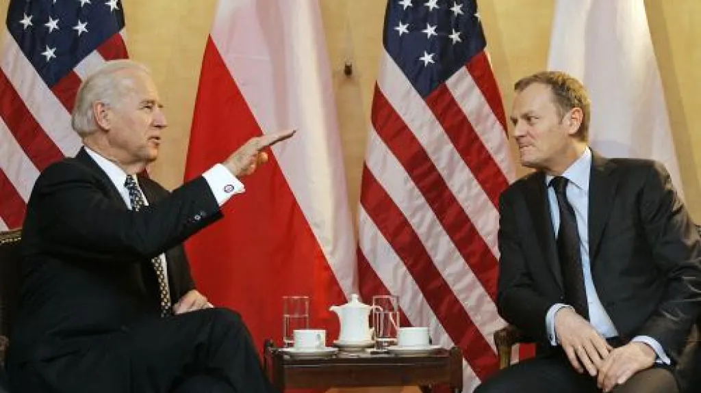 Joe Biden a  Donald Tusk