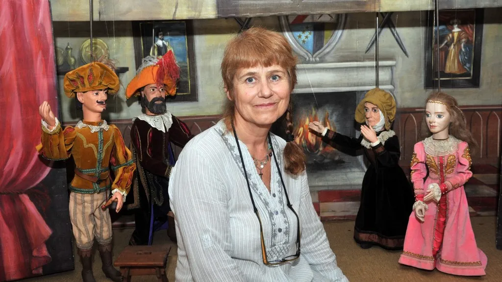 Šárka Váchová se svými loutkami