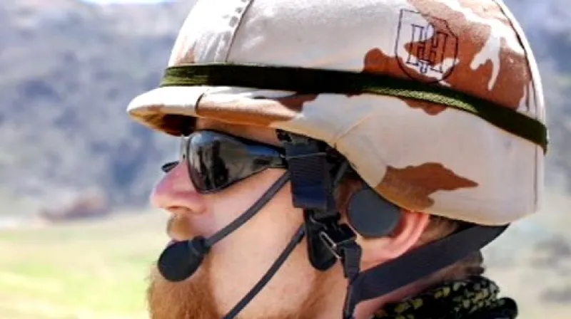 Znak SS na přilbě českého vojáka