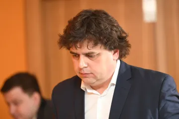 Soud Roznerovi za výroky o romském táboře v Letech potvrdil půlroční podmínku