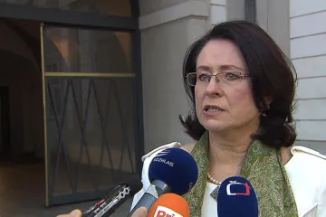 Němcová: Obrázky stíhaného Ratha ve sněmovně obletí celý svět