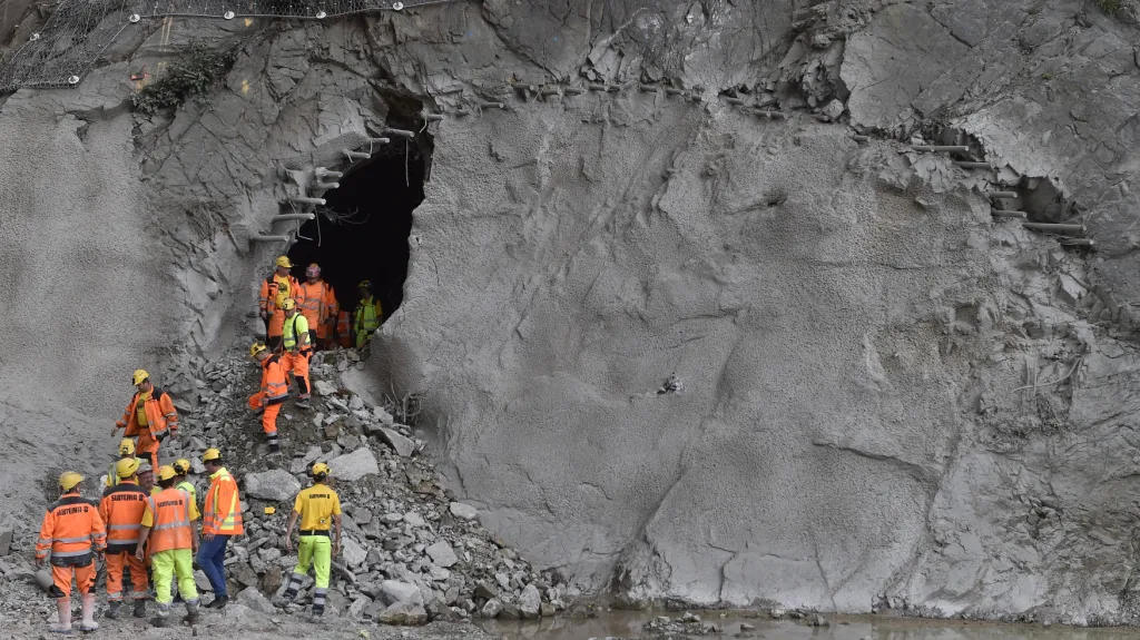 Proražení tramvajového tunelu u Žabovřeské