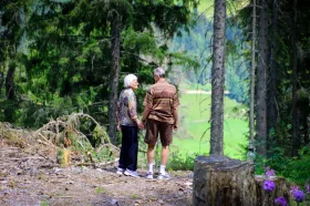 Většina Čechů chce do penze nejpozději v šedesáti, nespoří si ale dost