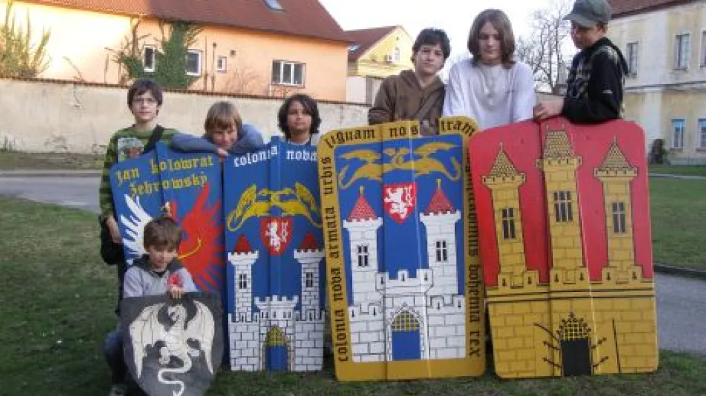 Mladí šermíři navštívili Pány z Kolína