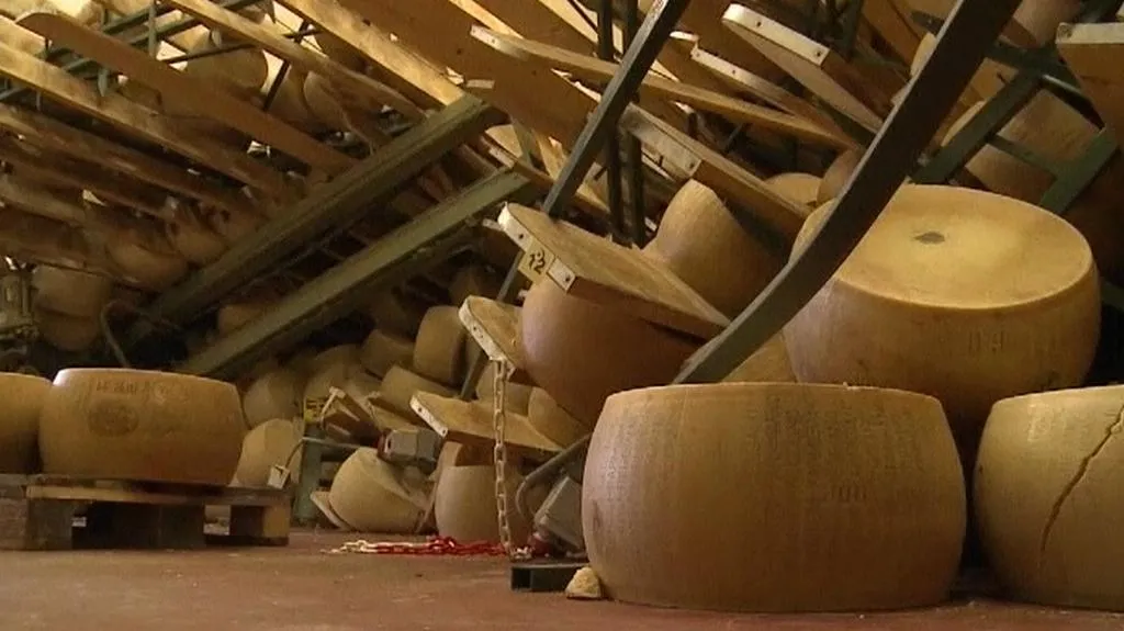 Zničený sklad sýra v Itálii
