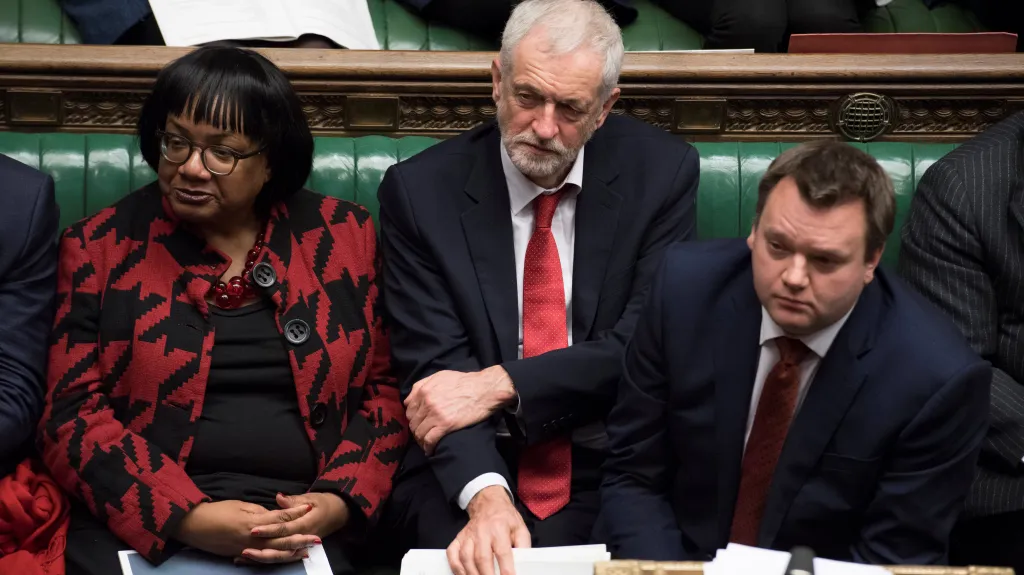 Šéf opozičních labouristů Jeremy Corbyn