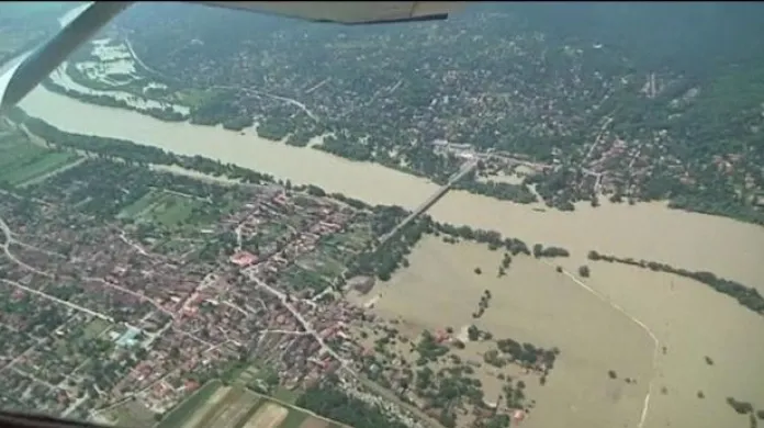Velká voda se valí na Maďarsko