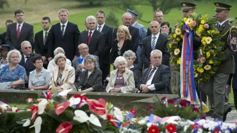 Pietní akce k 71. výročí vypálení obce Lidice