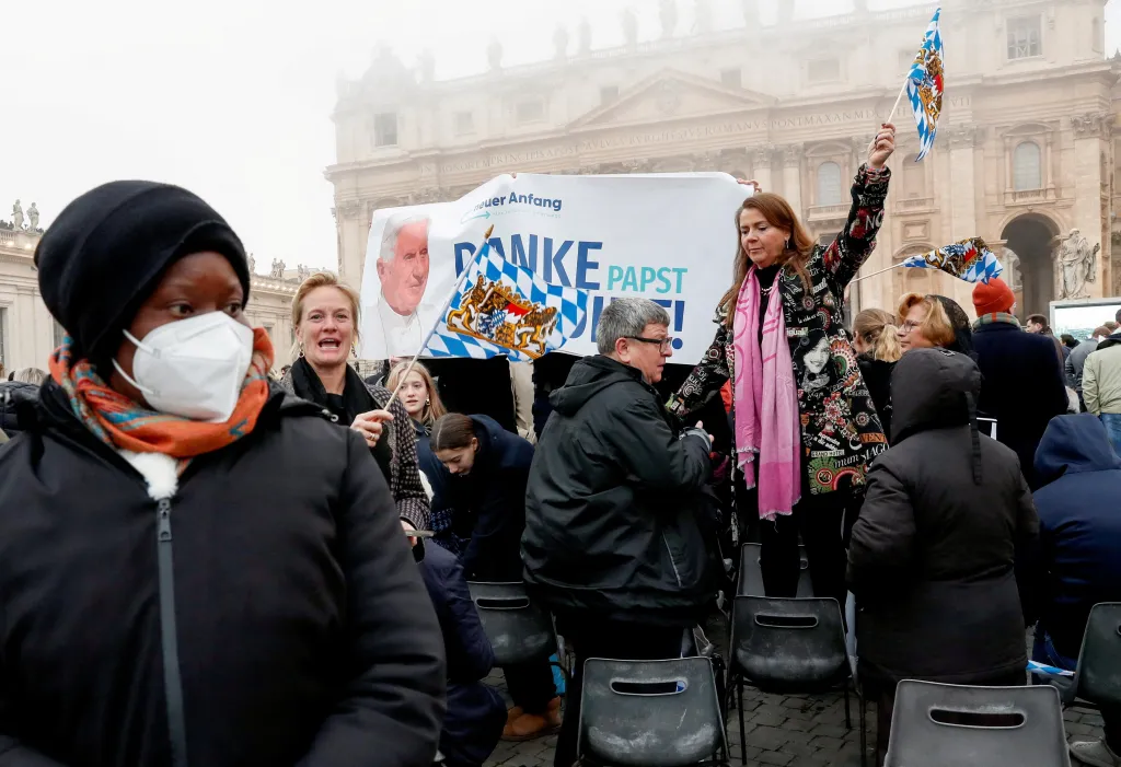 Pohřeb emeritního papeže Benedikta XVI. ve Vatikánu