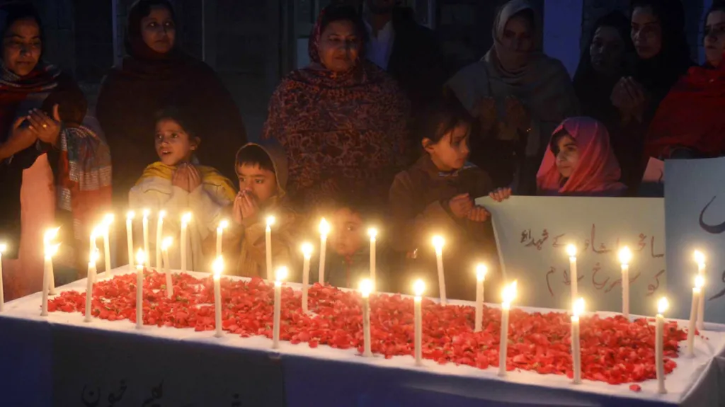 Pieta za oběti atentátu na školu v Péšávaru