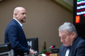 Pražský primátor požádal Rakušana o posouzení možnosti odvolání šéfa magistrátu