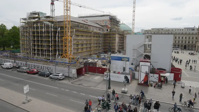 Berlínská opera při rekonstrukci v roce 2015