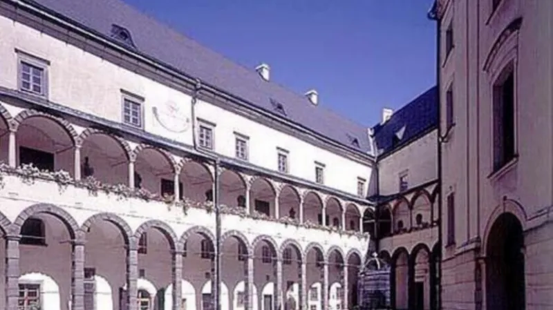 Zámecké nádvoří